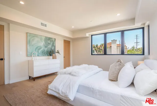 $12,000 | 1863 Barry Avenue, Los Angeles, CA 90025