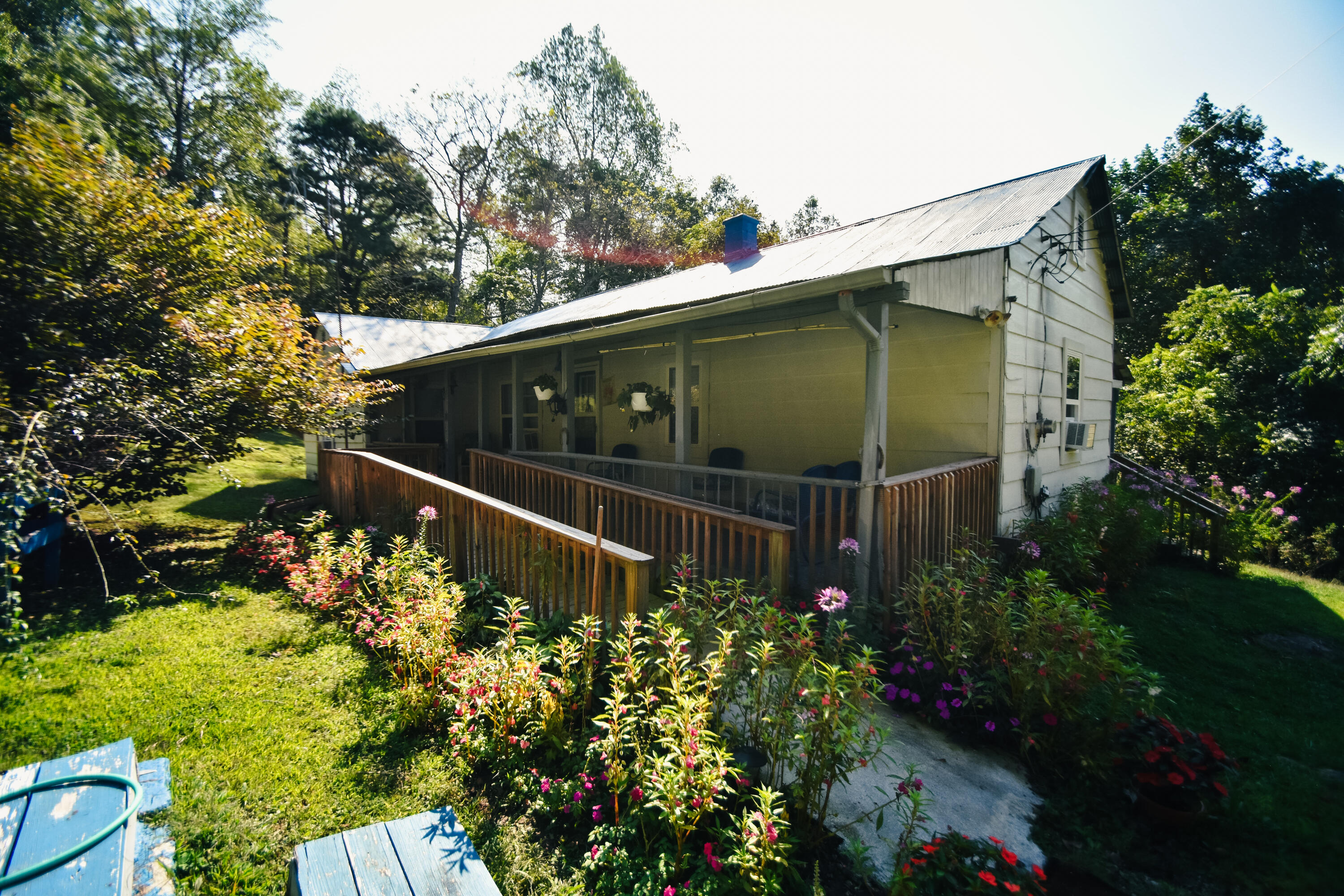 284 Happy Top Road McKee, KY 40447 - Photo 2 of 22 DSC_4093