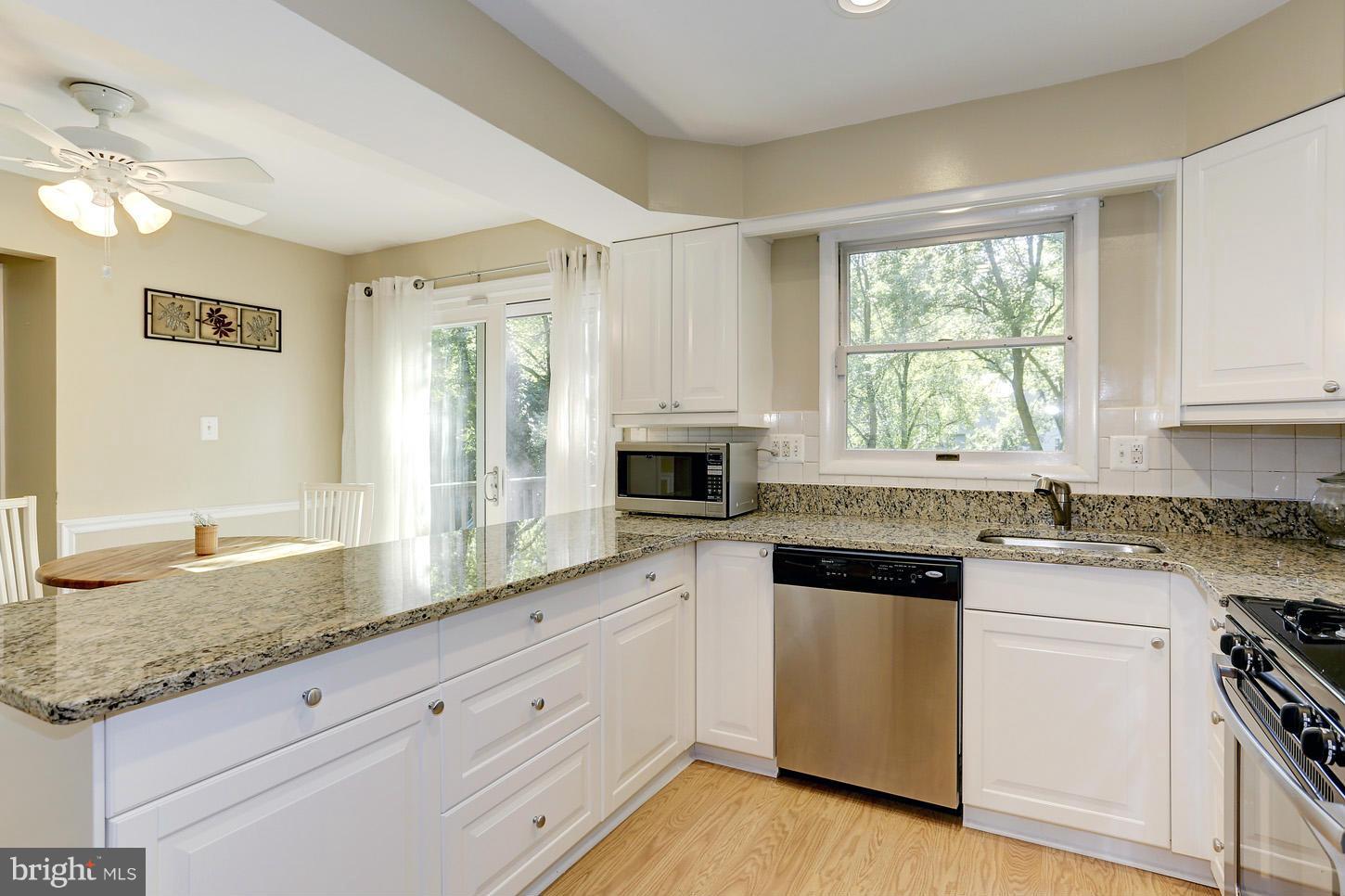 5206 Lightning View Road Columbia, MD 21045 - Photo 4 of 28 Kitchen