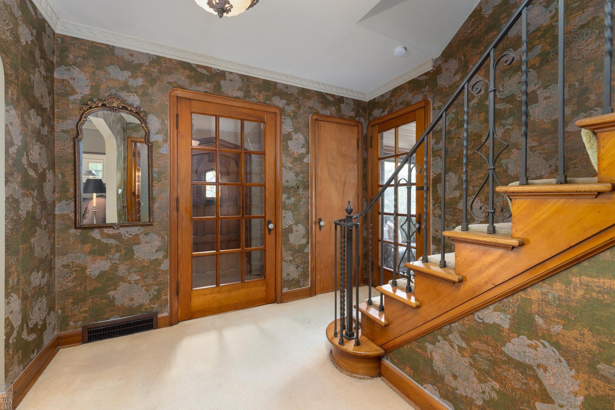 905 Pemberton Road Grosse Pointe, MI 48230 - Photo 8 of 34 50144602-c787aa57-fb49-412f-9068-be8cf697045a.JPG