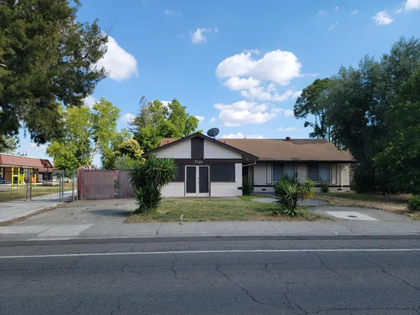 $475,000 | 7548 Lindale Drive, Sacramento, CA 95828