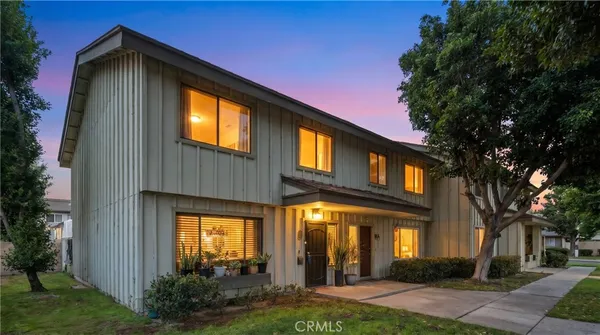 $599,999 | 10015 Karmont Avenue, South Gate, CA 90280