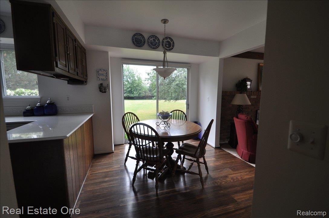 2227 Chippenham Chase Rochester, MI 48306 - Photo 8 of 16 chippenham chase 007.JPG