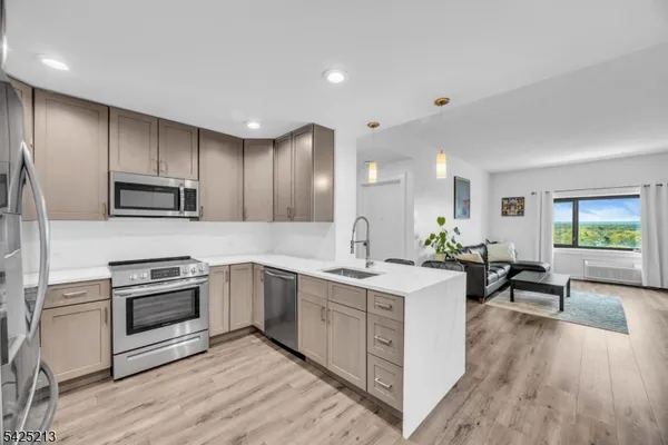 $475,000 | 1 Carriage City Plaza, Unit 1620, Rahway, NJ 07065