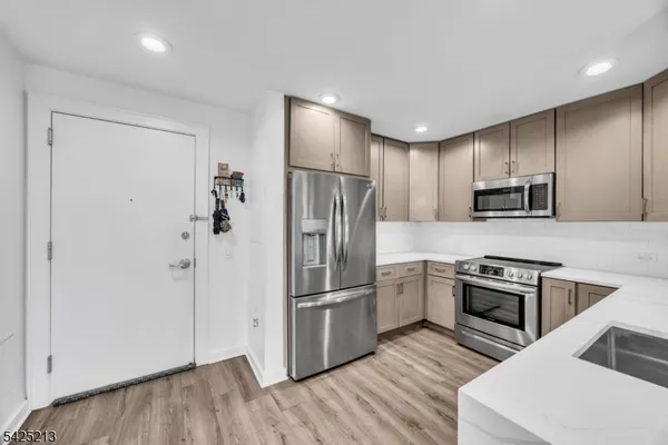 $475,000 | 1 Carriage City Plaza, Unit 1620, Rahway, NJ 07065