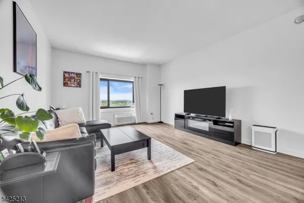 $475,000 | 1 Carriage City Plaza, Unit 1620, Rahway, NJ 07065