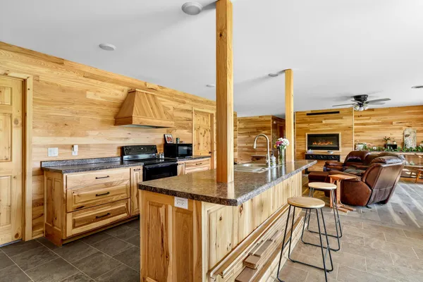 $559,000 | W10864 Santas Loop, Wonewoc, WI 53968