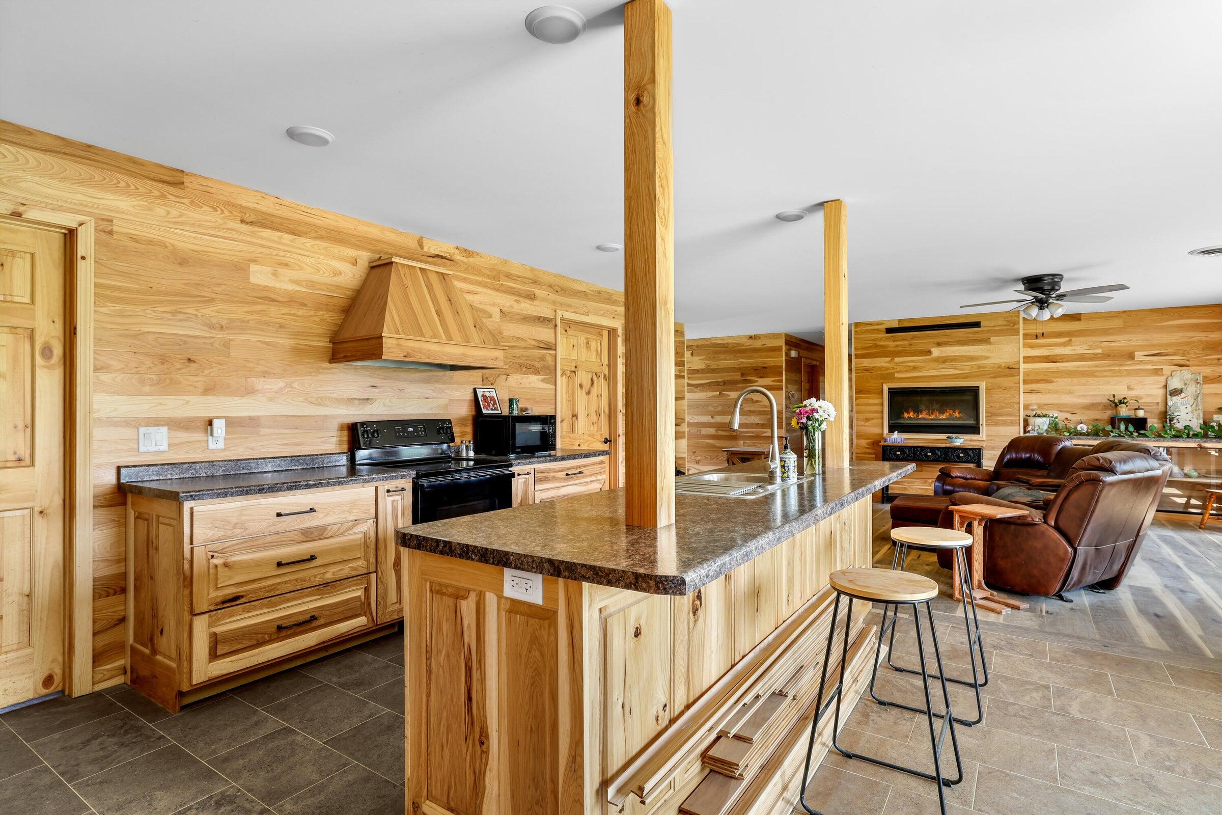 W10864 Santas Loop Wonewoc, WI 53968 - Photo 14 of 28 20250819163847880021000000-o