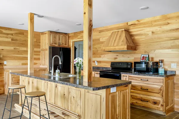 $559,000 | W10864 Santas Loop, Wonewoc, WI 53968