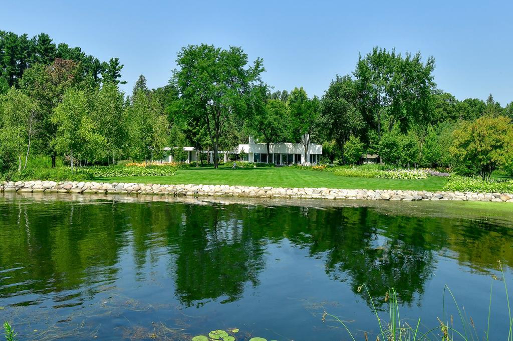 312 Ferndale Road West Wayzata, MN 55391 - Photo 1 of 31 Gallery Image 1