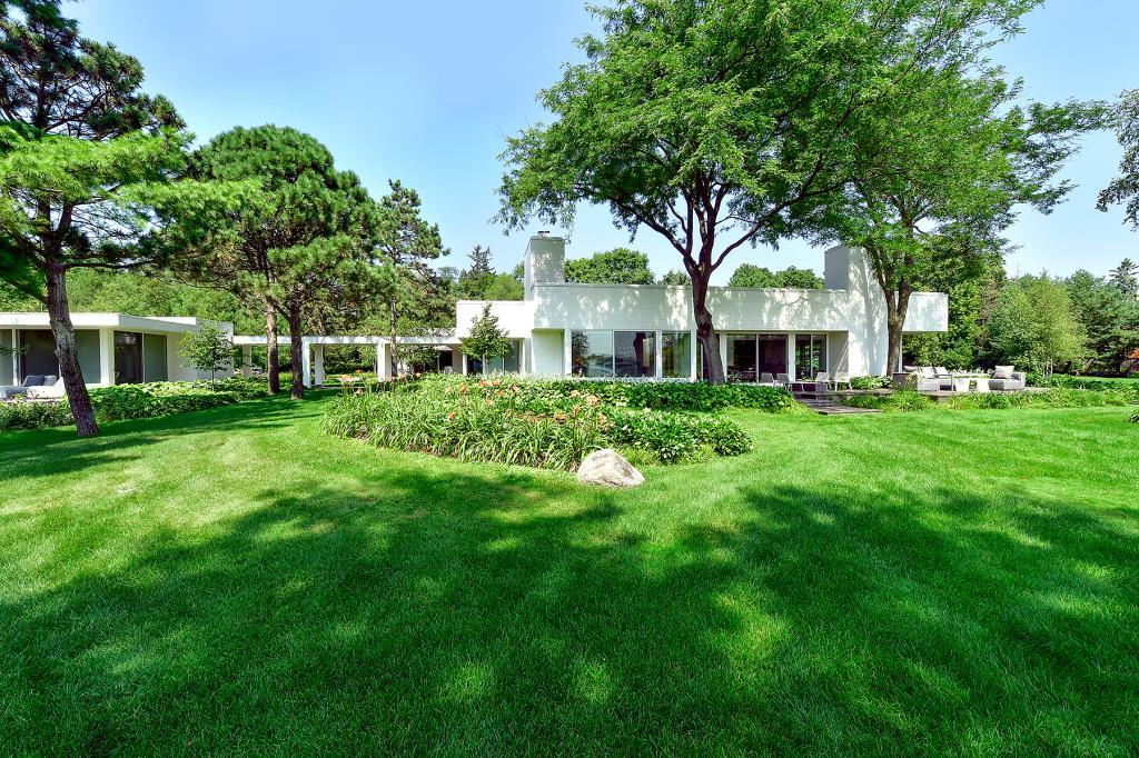 312 Ferndale Road West Wayzata, MN 55391 - Photo 4 of 31 Gallery Image 4