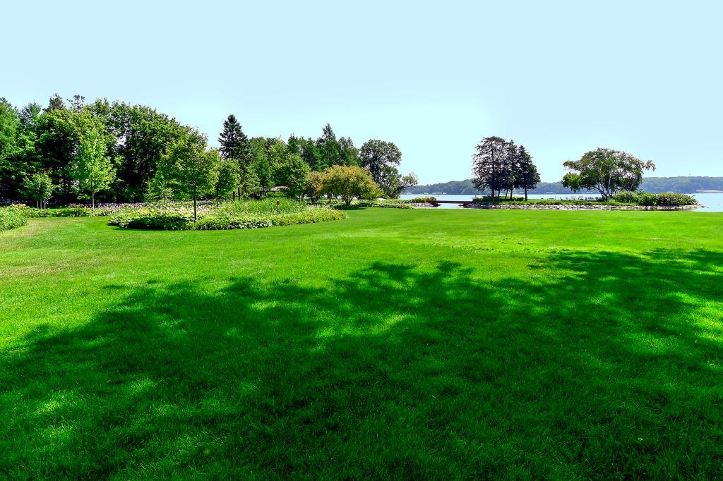 312 Ferndale Road West Wayzata, MN 55391 - Photo 5 of 31 Gallery Image 5