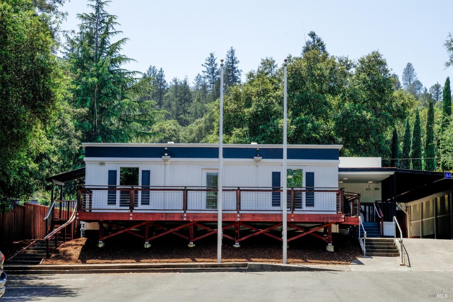 21249 Geyserville Avenue Geyserville, CA 95441 - Photo 4 of 13 a view of a roof deck