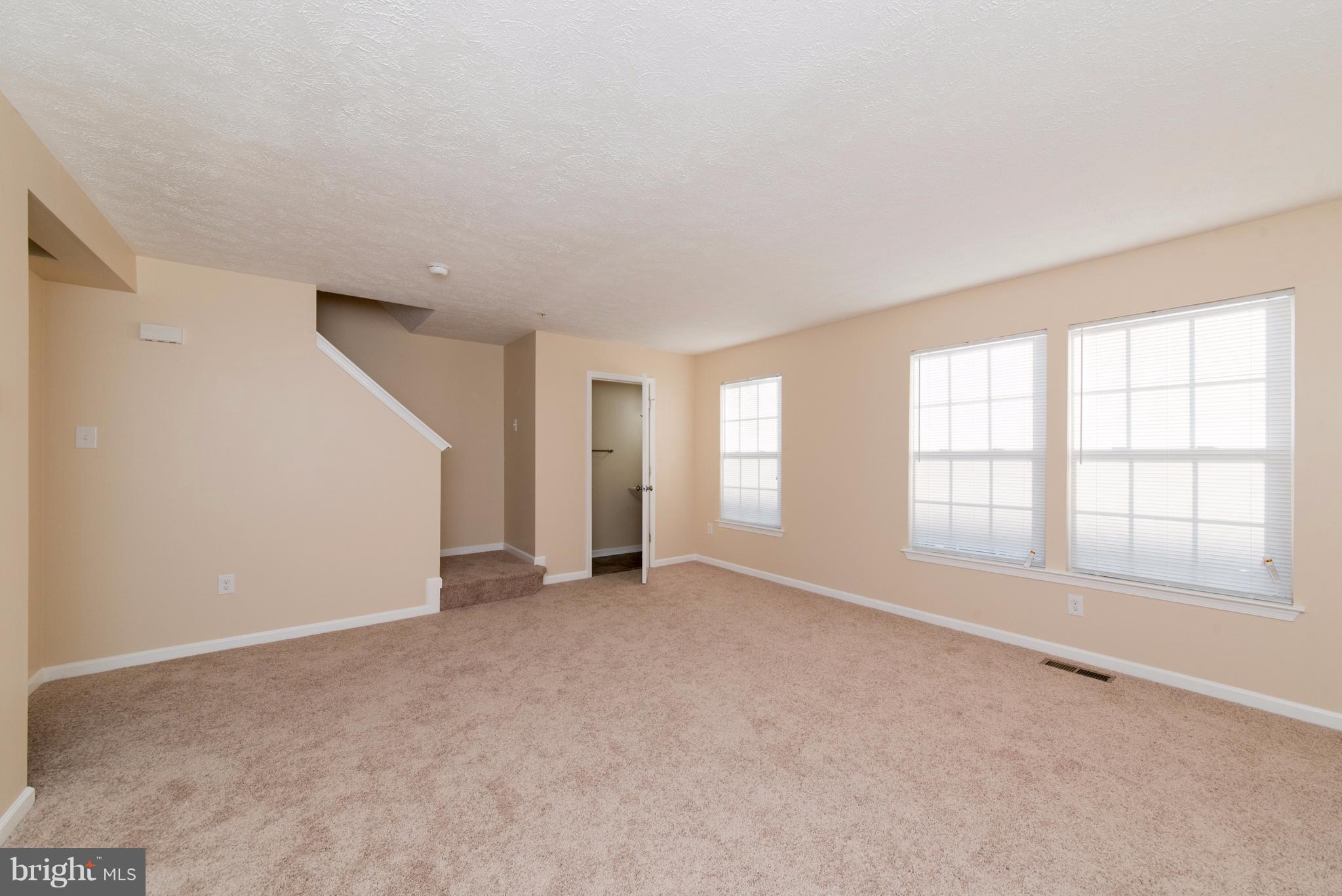 811 Tipton Road Middle River, MD 21220 - Photo 7 of 30 Living Room
