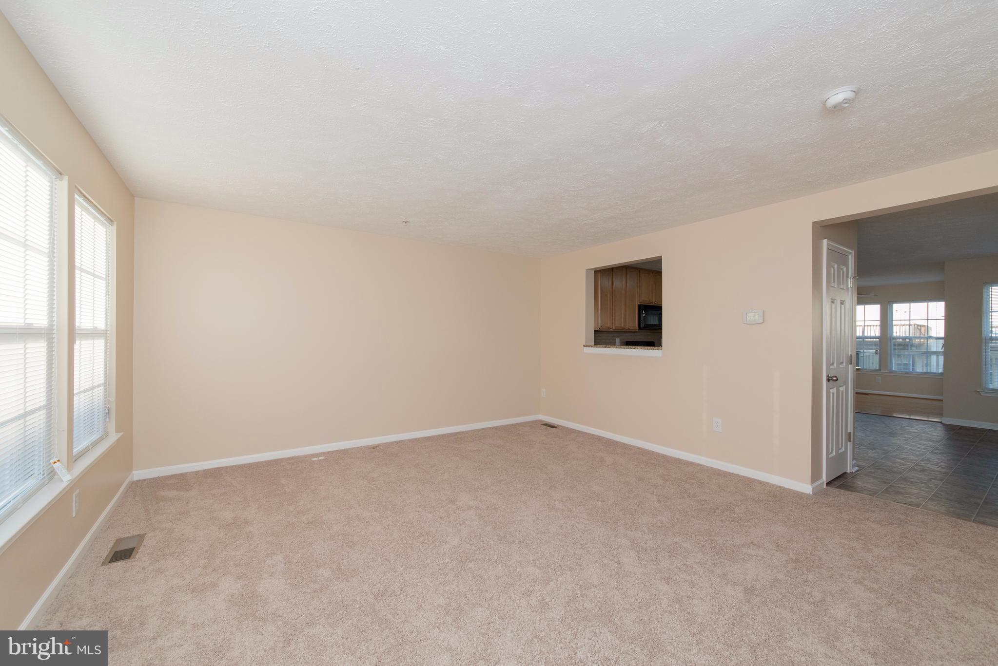 811 Tipton Road Middle River, MD 21220 - Photo 9 of 30 Living Room
