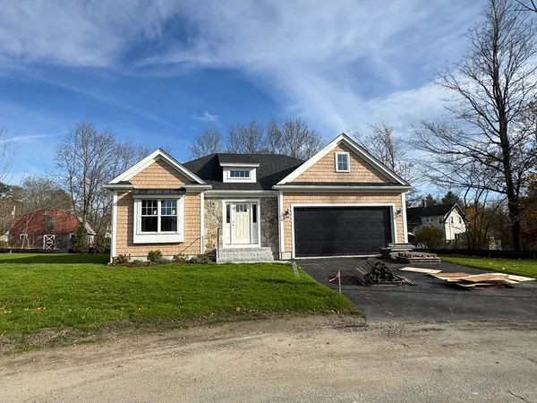$879,900 | 24 Coach Road, Easton, MA 02375