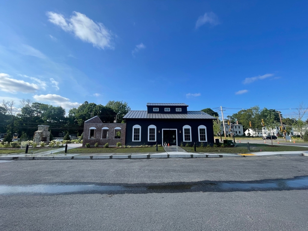 24 Coach Road Easton, MA 02375 - Photo 2 of 6