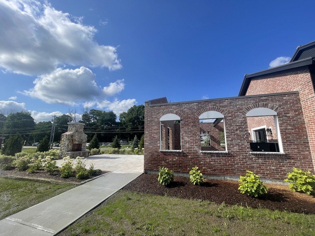 24 Coach Road Easton, MA 02375 - Photo 3 of 6