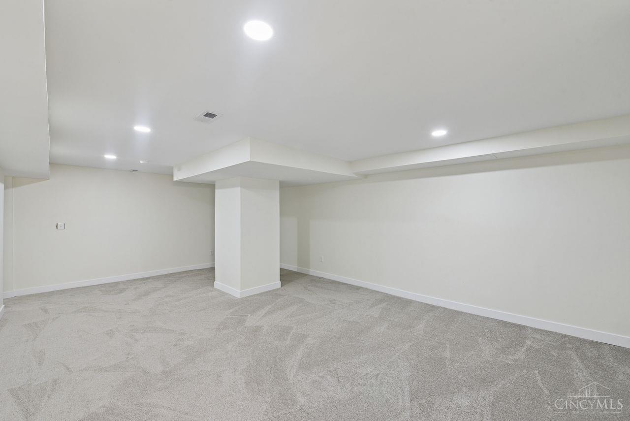357 Meadowcrest Road Cincinnati, OH 45231 - Photo 42 of 61