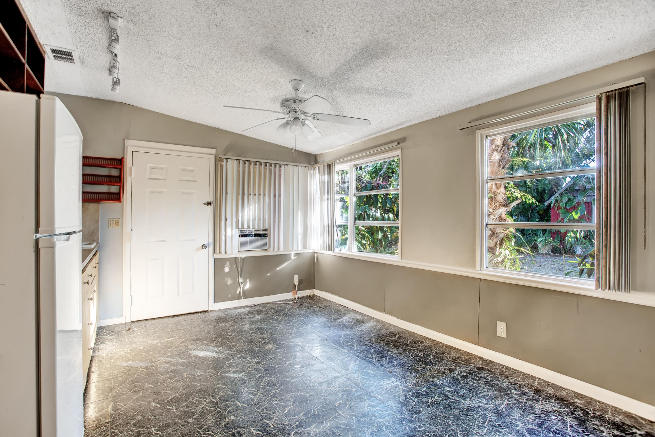 408 Lancaster Street Boca Raton, FL 33487 - Photo 18 of 29 IMG_7907