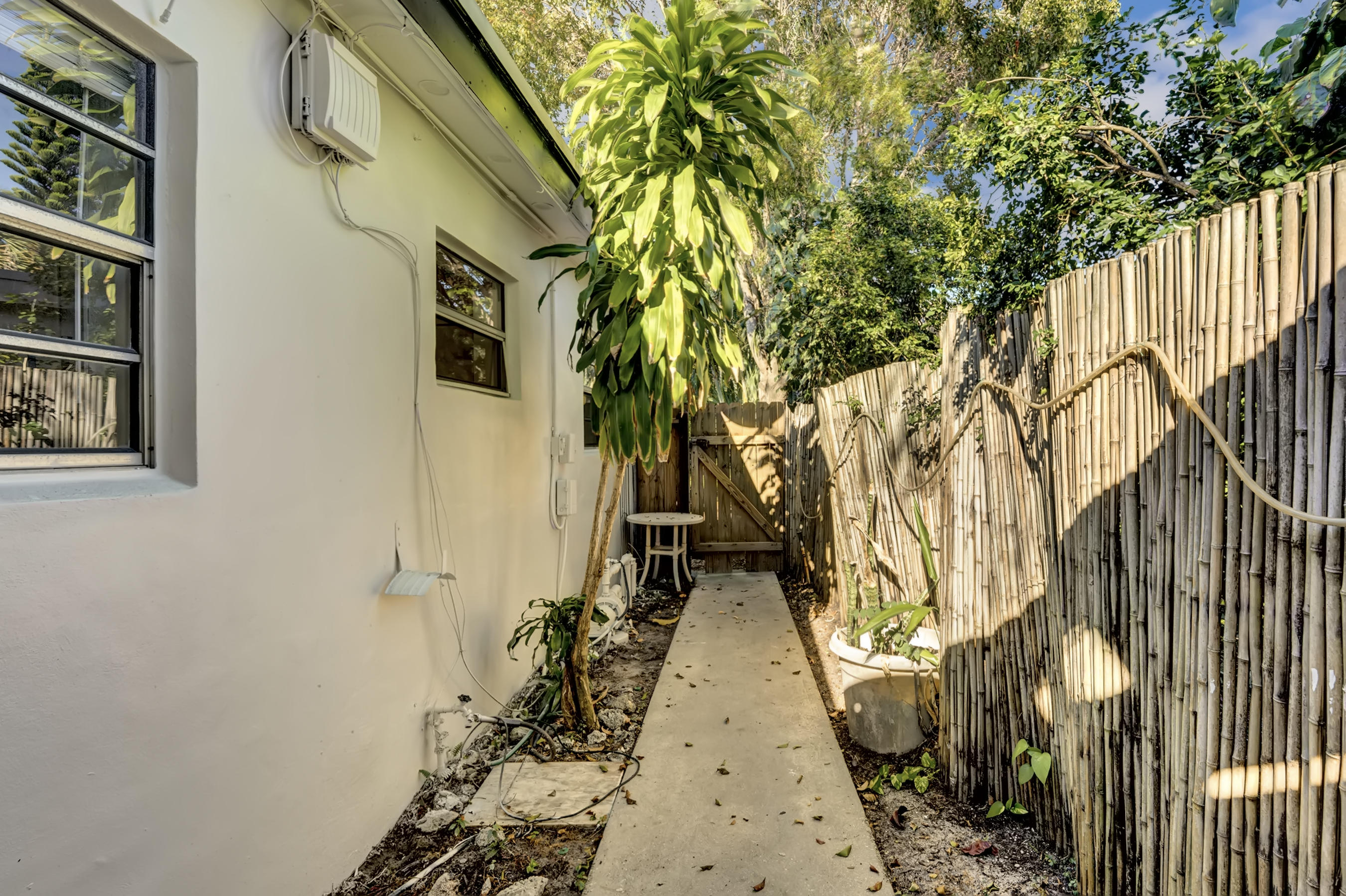 408 Lancaster Street Boca Raton, FL 33487 - Photo 23 of 29 DSC08137