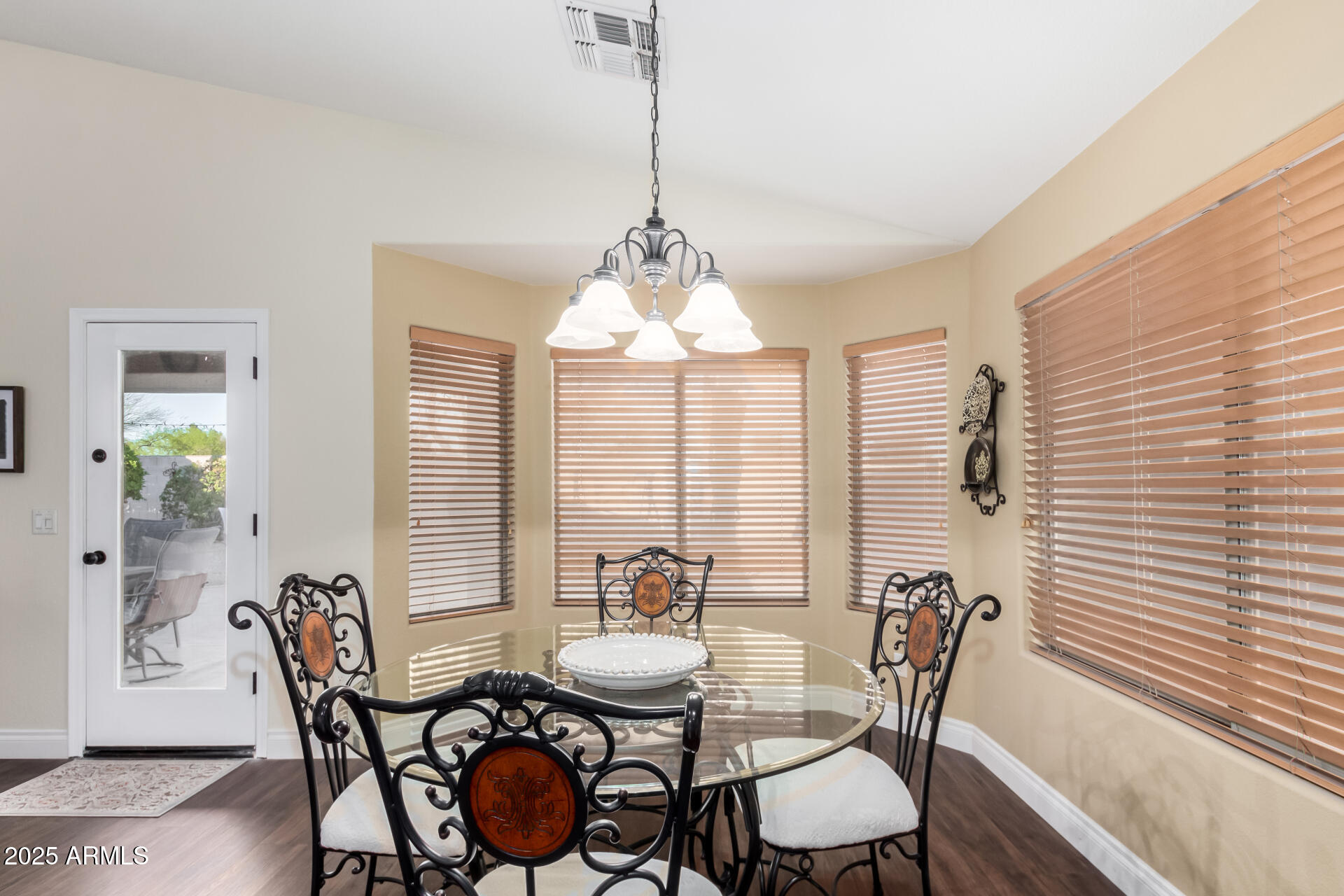 2123 South Bristol Mesa, AZ 85209 - Photo 16 of 45 16 - Bristol