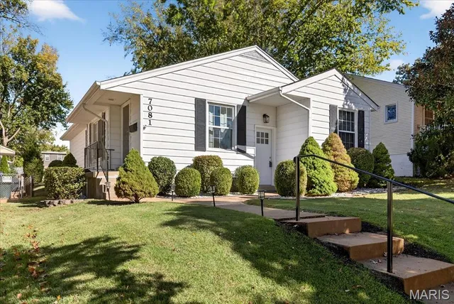 $327,500 | 7081 Winona Avenue, St. Louis, MO 63109
