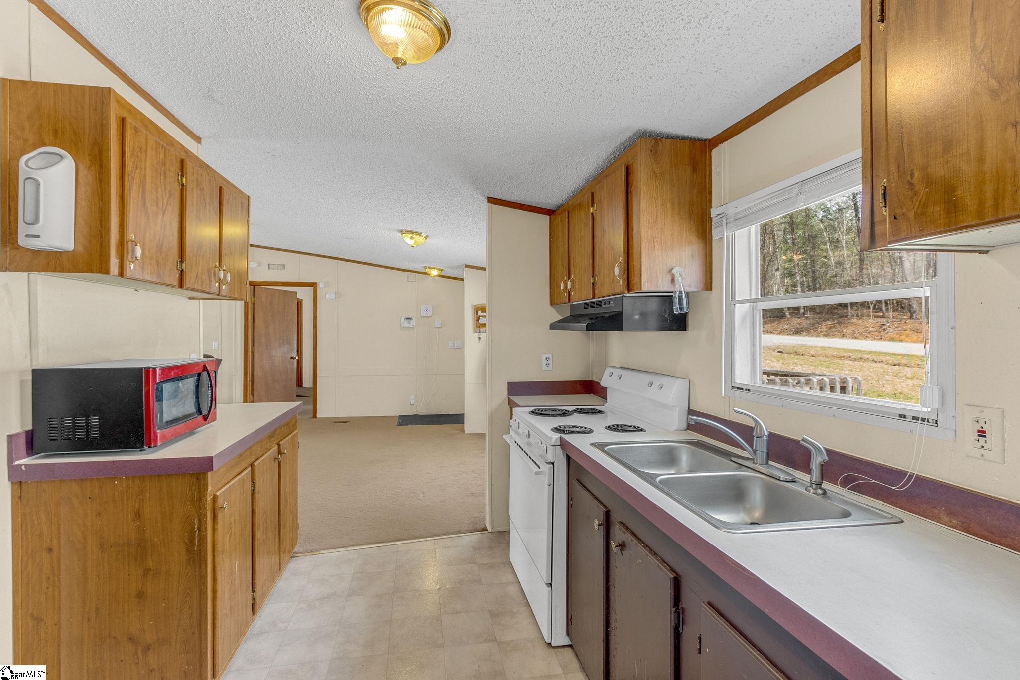 522 Raines Road Easley, SC 29640 - Photo 3 of 32