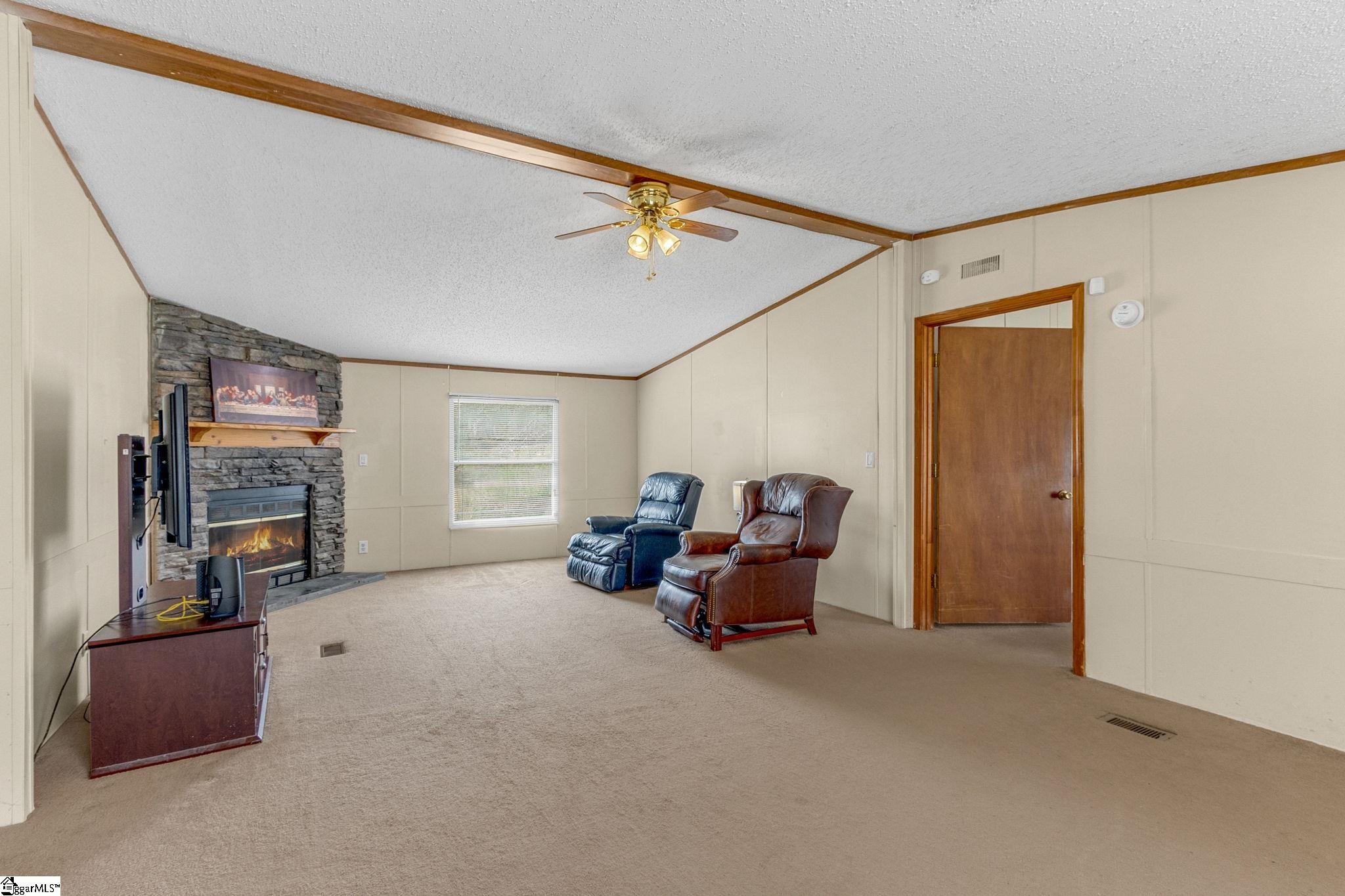 522 Raines Road Easley, SC 29640 - Photo 8 of 32