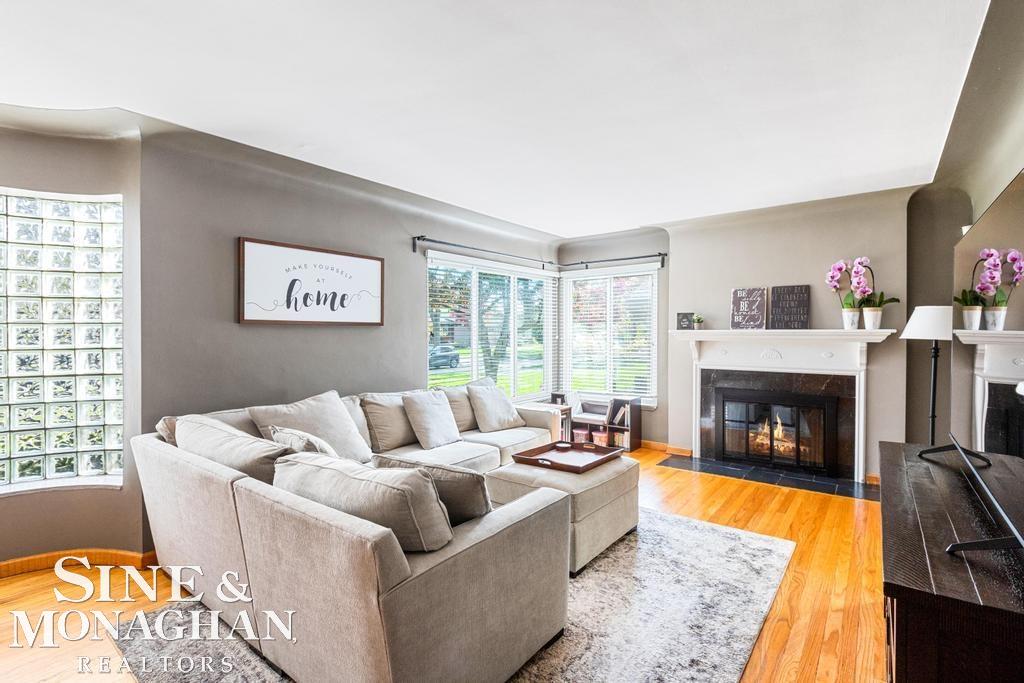 1075 Hawthorne Road Grosse Pointe, MI 48236 - Photo 4 of 39