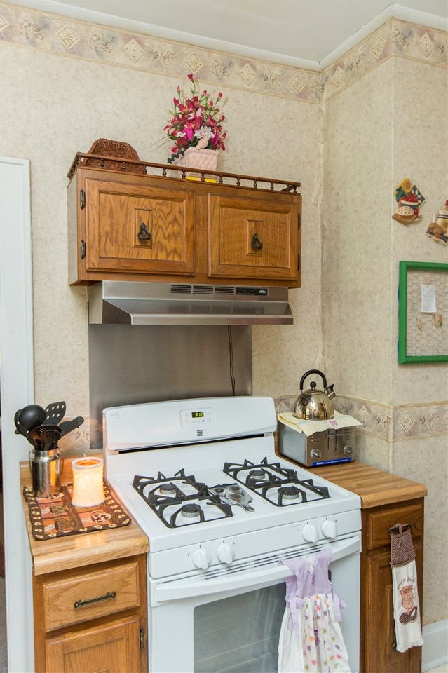 1302 Newell Street Waterloo, IA 50707 - Photo 4 of 12 Gallery Image 4
