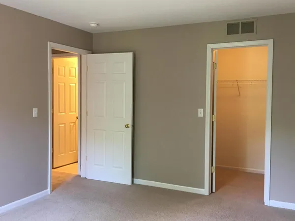 $260,000 | 20209 Chesapeake Circle, Walled Lake, MI 48390