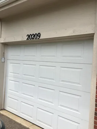 $260,000 | 20209 Chesapeake Circle, Walled Lake, MI 48390