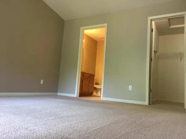 $260,000 | 20209 Chesapeake Circle, Walled Lake, MI 48390