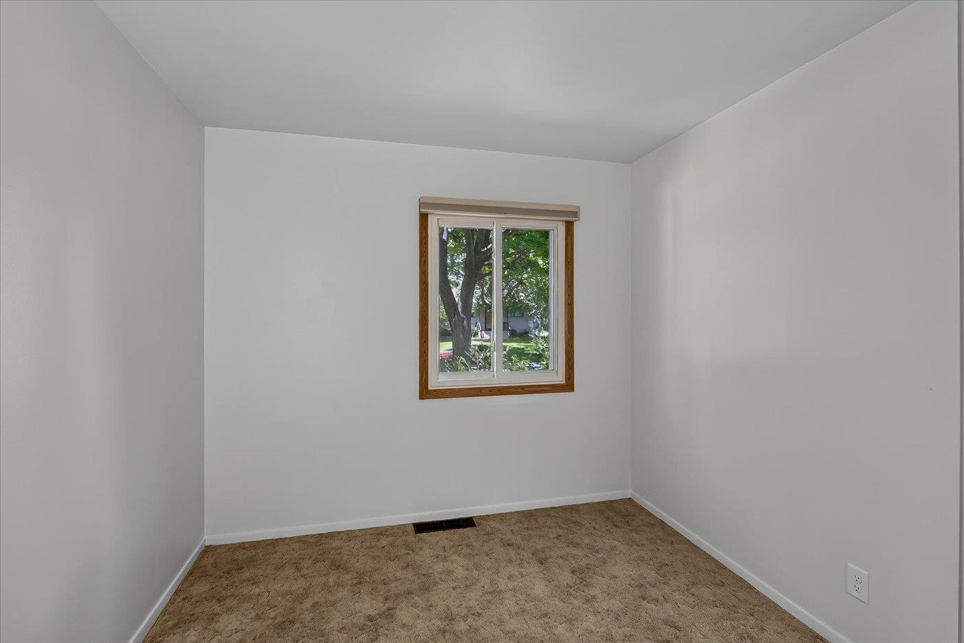 33 Belmont Road Madison, WI 53714 - Photo 31 of 40