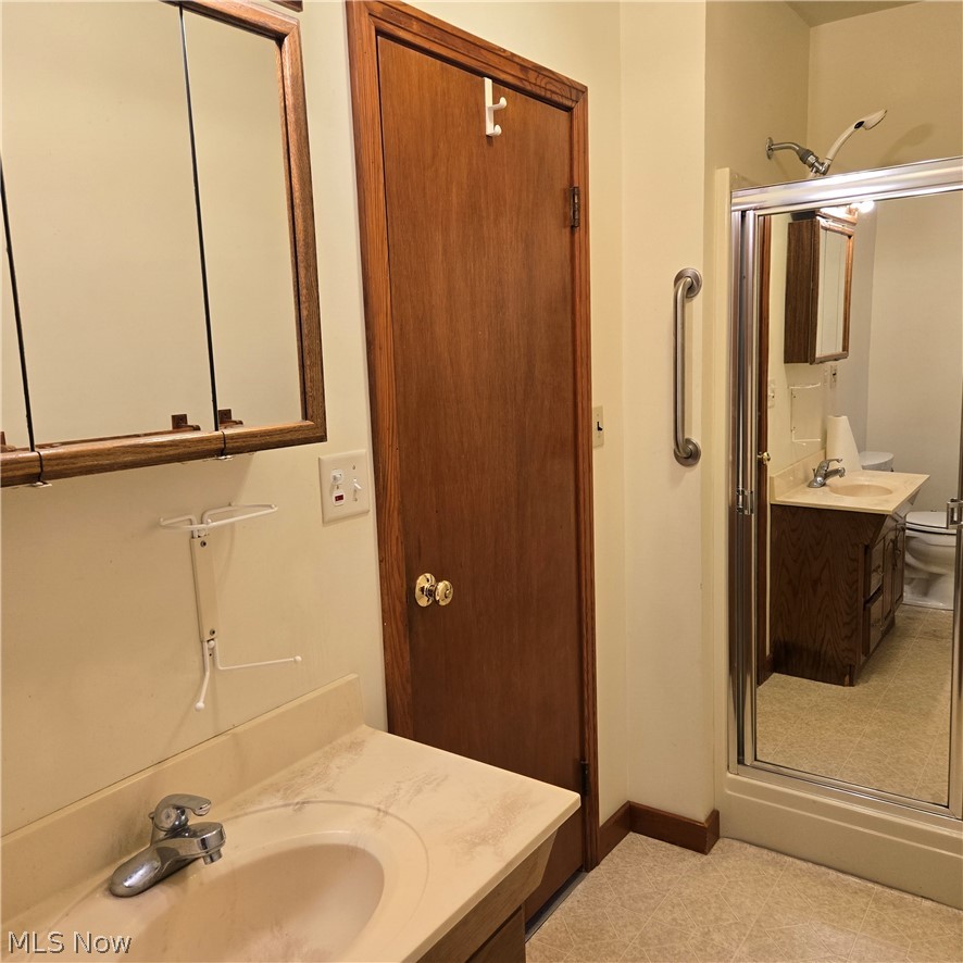 38700 Johnnycake Ridge Road Willoughby, OH 44094 - Photo 18 of 34 ACCESS TO BEDROOM