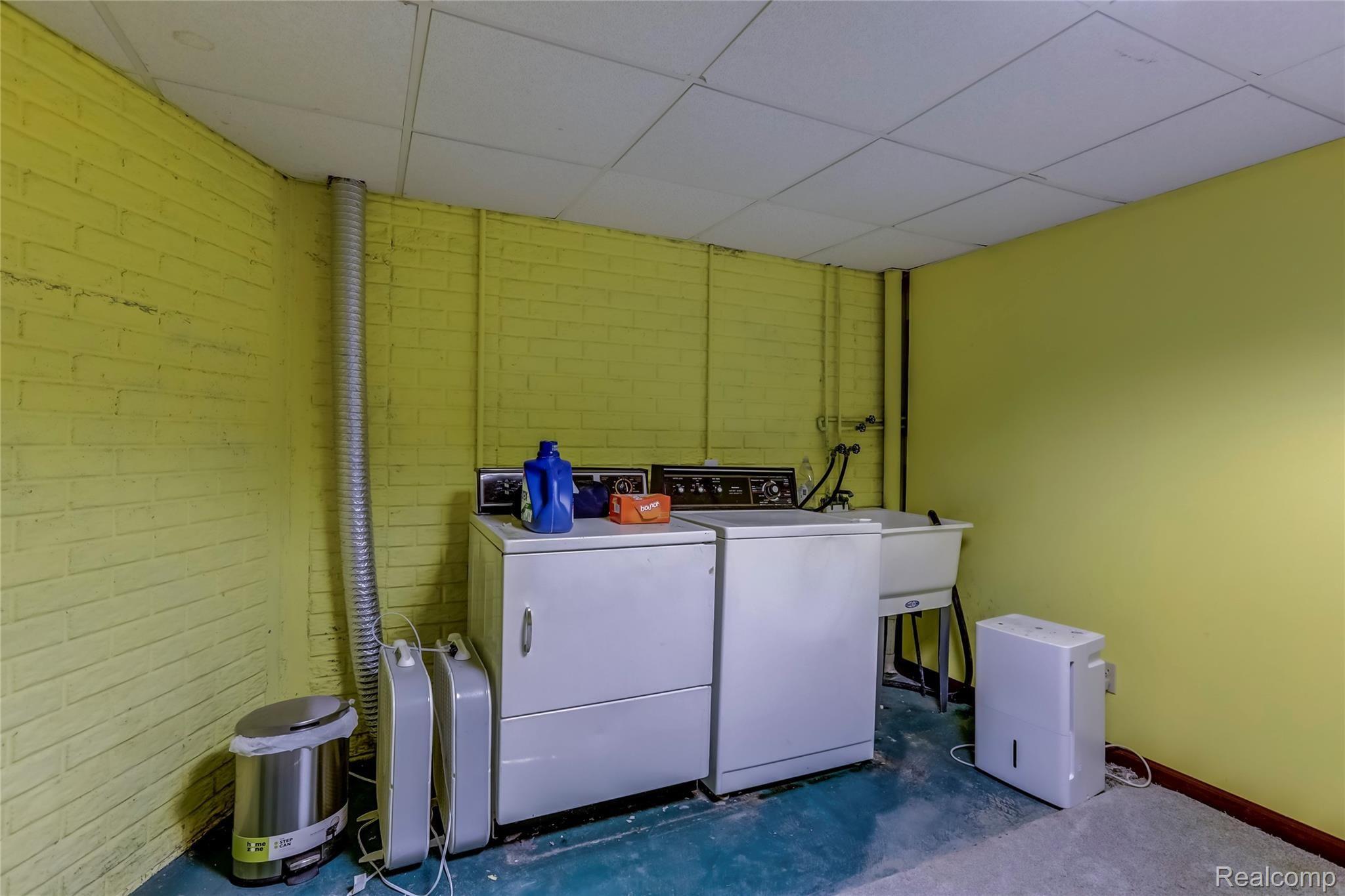1235 North Morrish Road Flint, MI 48532 - Photo 35 of 40 1235 N Morrish Rd, Flint, MI 48532-35.jpg-FULL