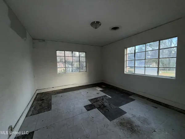 $59,500 | 230 North Sunset Terrace, Jackson, MS 39212