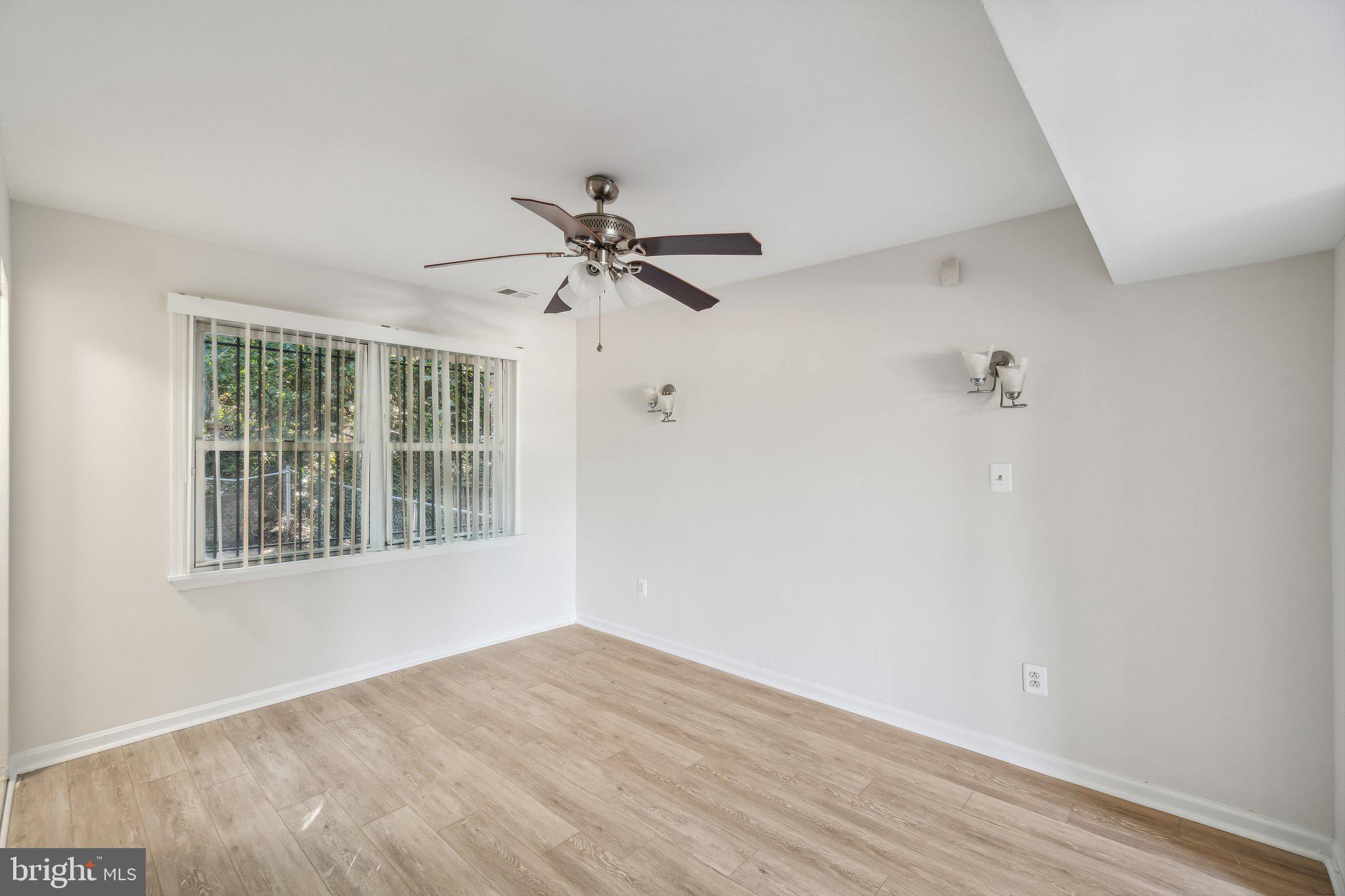 5047 Sheriff Road Northeast Washington, DC 20019 - Photo 11 of 20 Dining room
