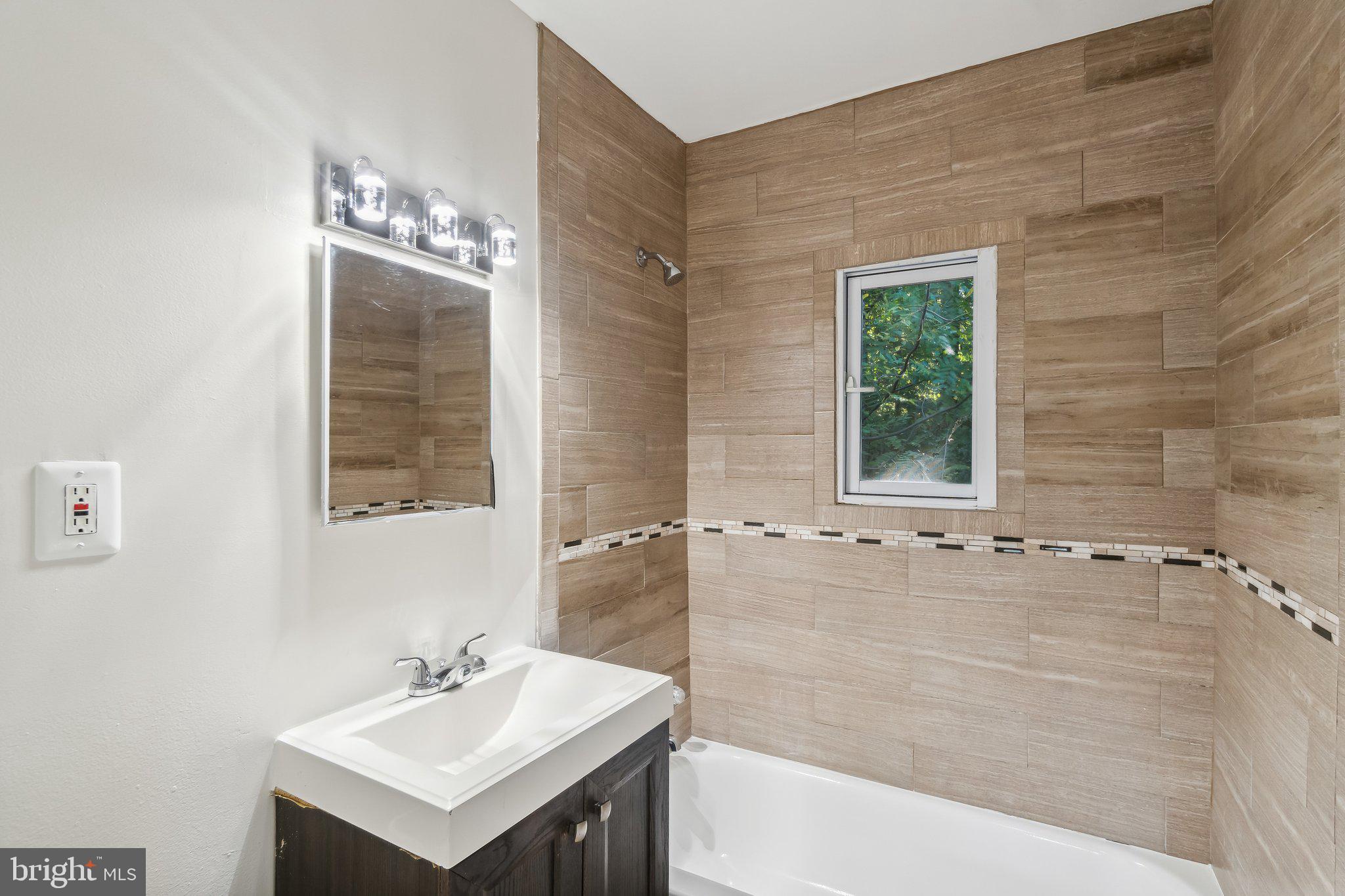 5047 Sheriff Road Northeast Washington, DC 20019 - Photo 15 of 20 Main full bath