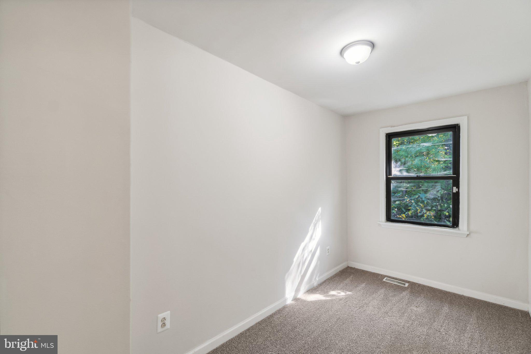 5047 Sheriff Road Northeast Washington, DC 20019 - Photo 18 of 20 Third bedroom/office