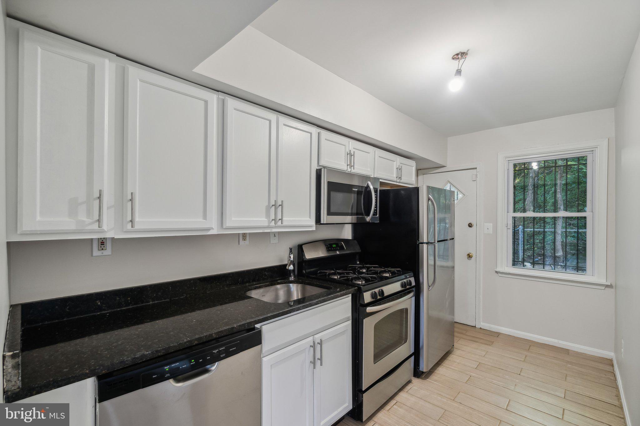5047 Sheriff Road Northeast Washington, DC 20019 - Photo 6 of 20 Kitchen