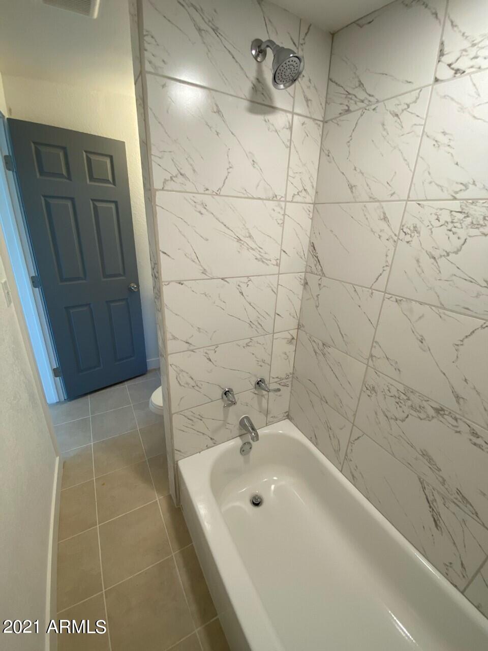 6430 West Piccadilly Road Phoenix, AZ 85033 - Photo 8 of 21 thumbnail_image0 (1)