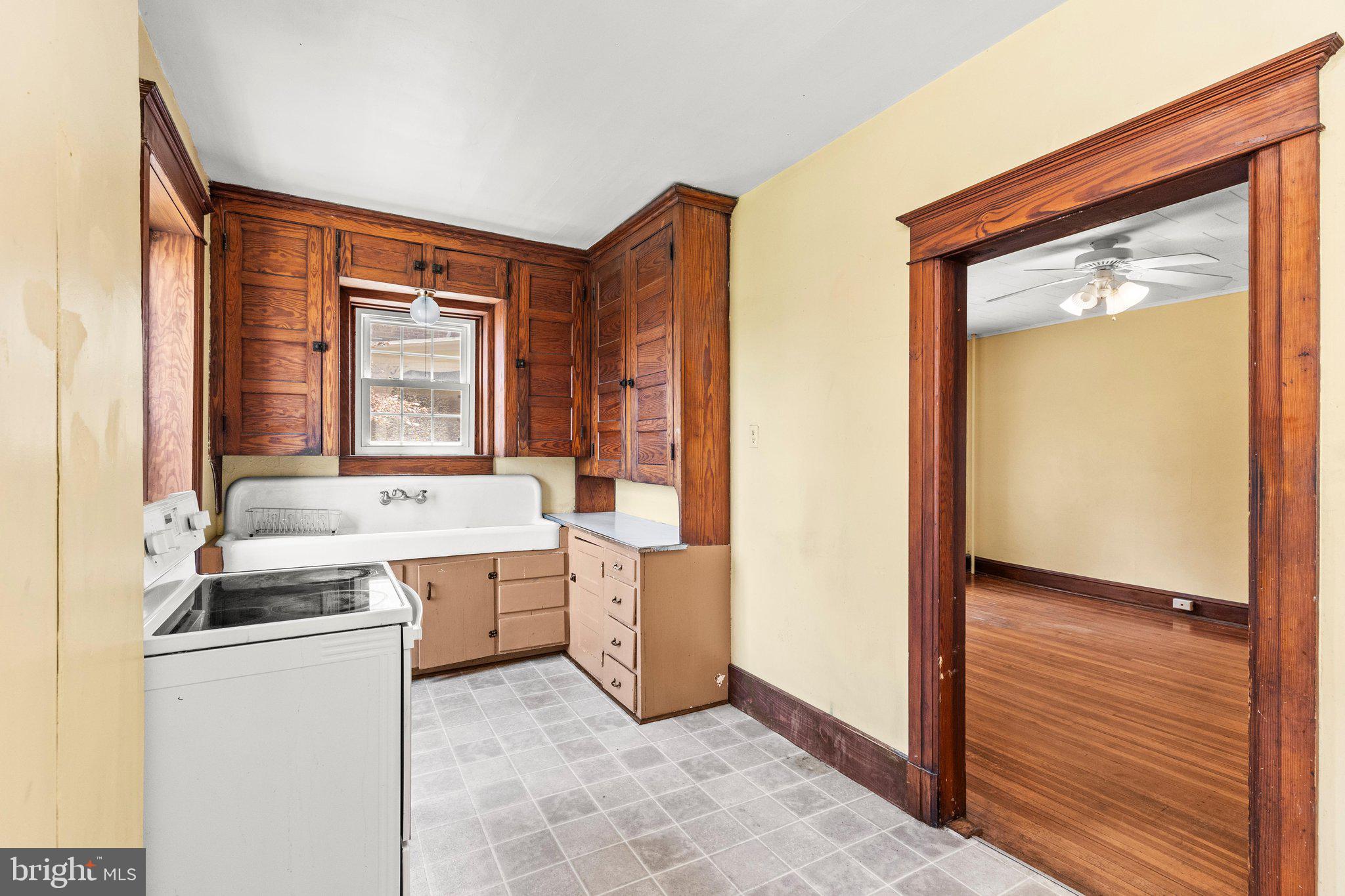 228 Baltimore Street Hanover, PA 17331 - Photo 18 of 57