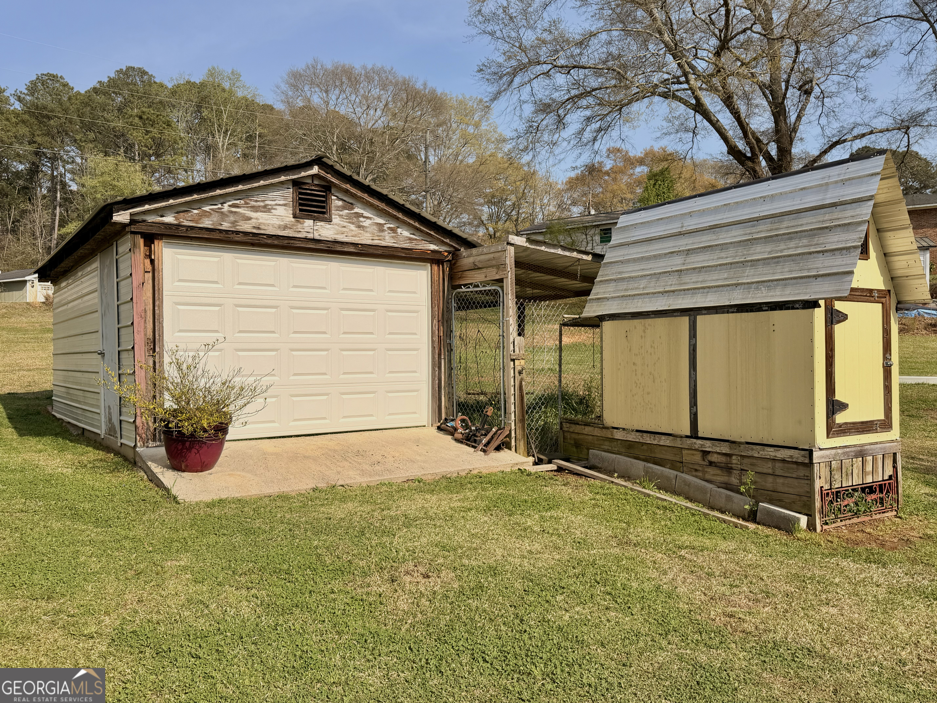 240 Ray Street Tallapoosa, GA 30176 - Photo 57 of 90 a front view of a house with garden