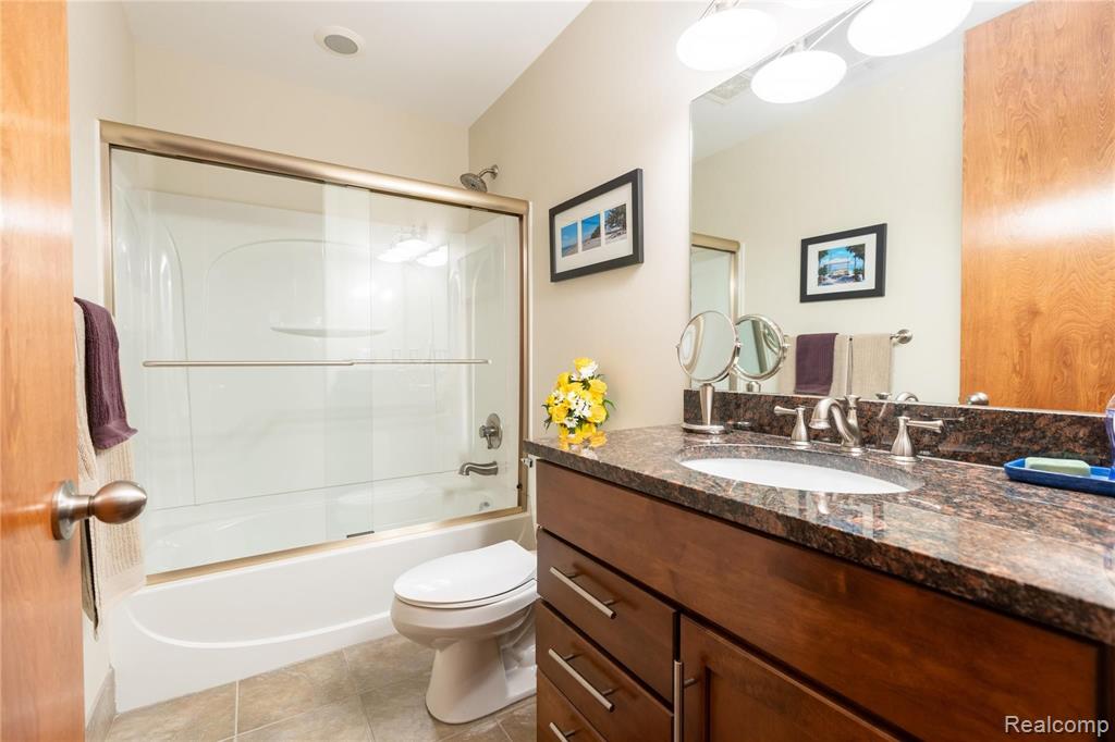 714 North Main Street, Unit 206 Rochester, MI 48307 - Photo 17 of 30