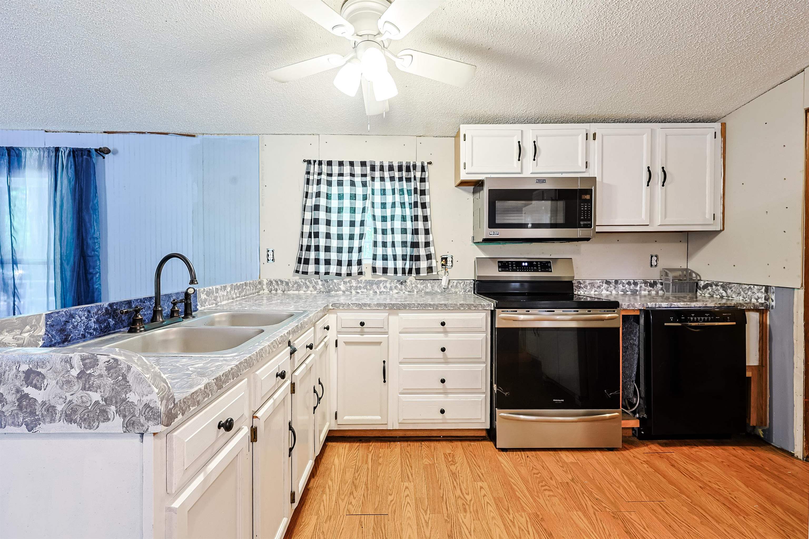 3050 Johnson Loop Gresham, SC 29546 - Photo 12 of 28