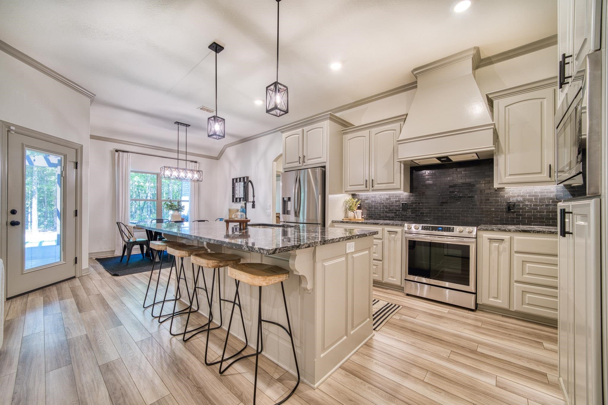 3523 Thompson Road Longview, TX 75604 - Photo 12 of 39 Gallery Image 12
