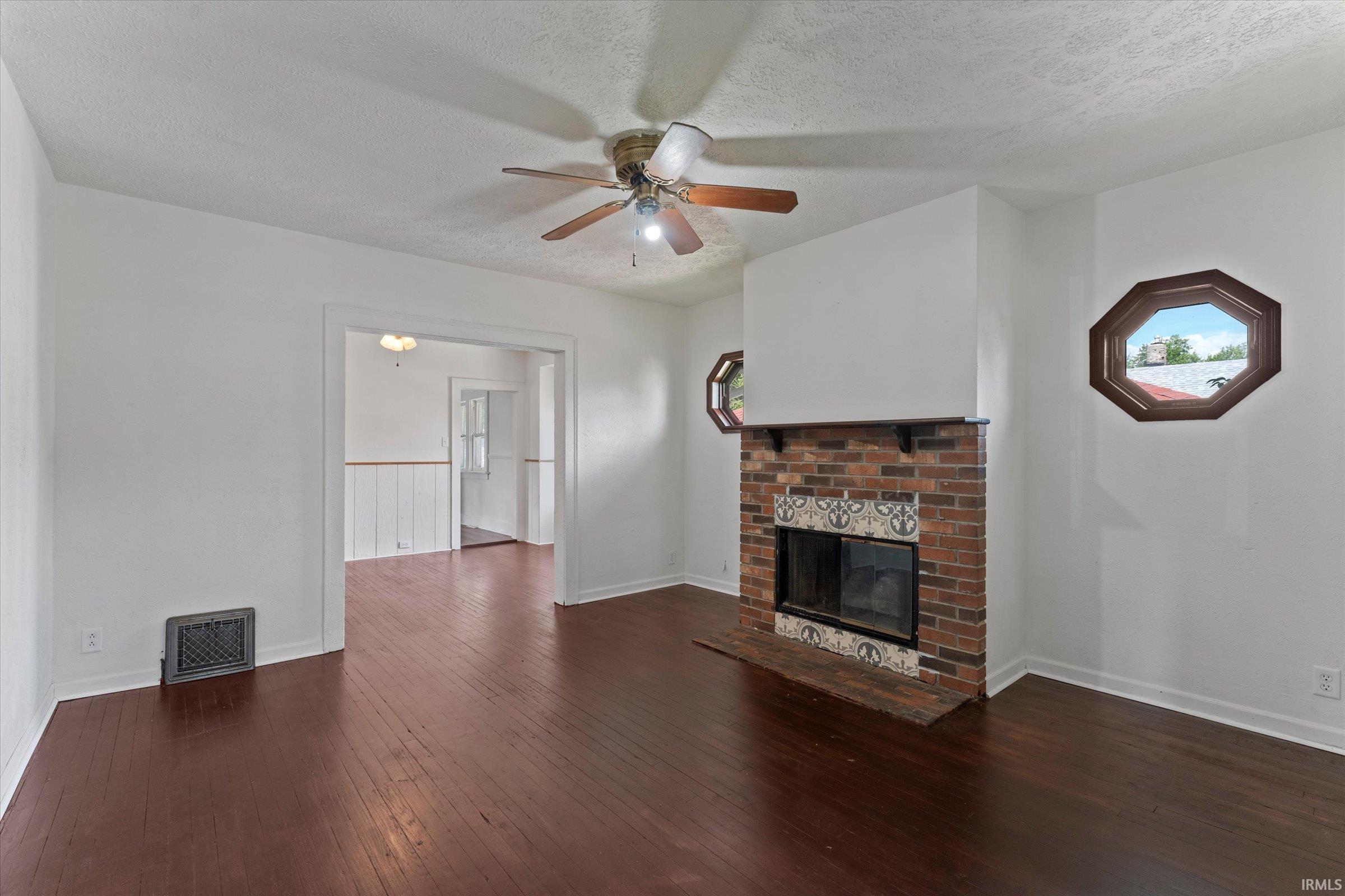 809 East Victoria Street South Bend, IN 46614 - Photo 6 of 45