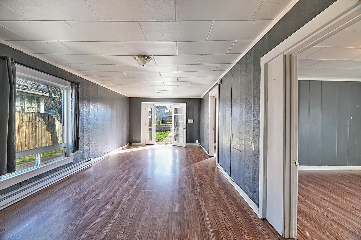 537 Laurel Street Central Point, OR 97502 - Photo 6 of 27 DSC_8574